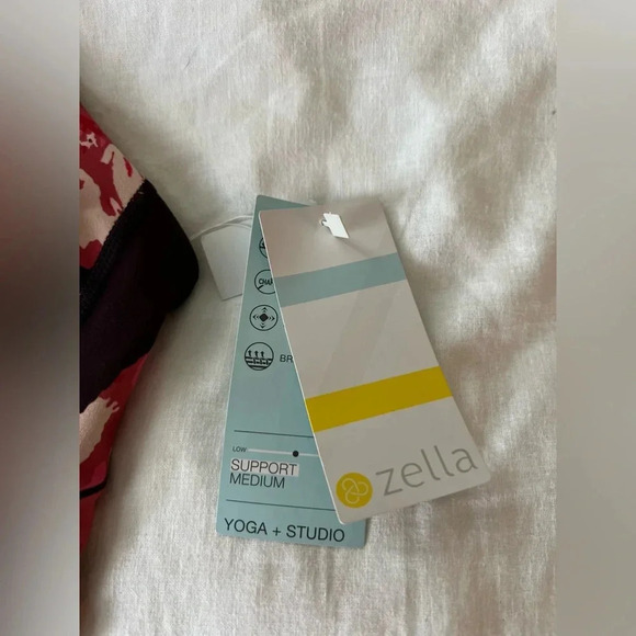 NWT | ZELLA | 'Live In' Racerback Sports Bra Purple Nebula Cluster - Siz… - Picture 2 of 5